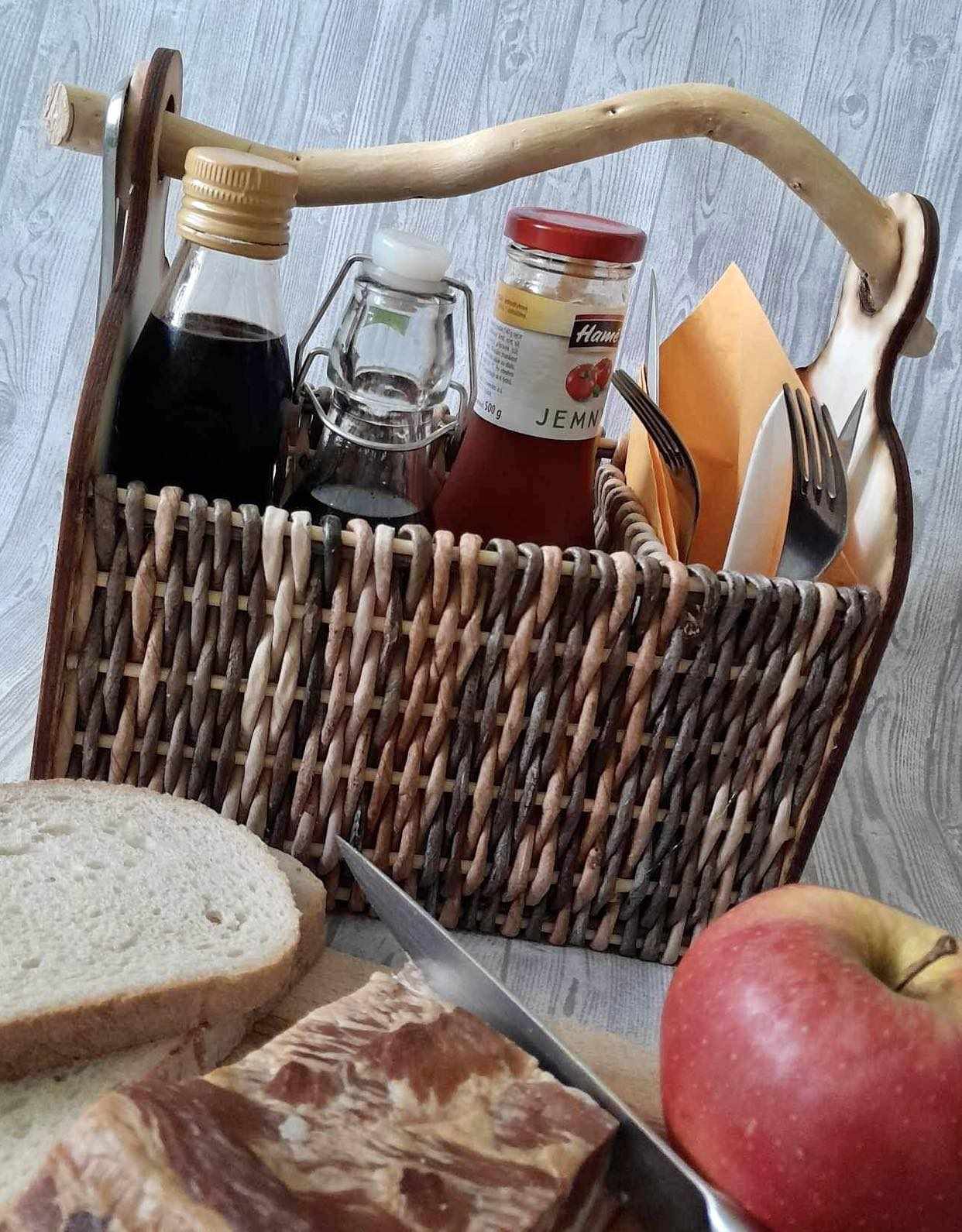 Stojan na koreniny - LOPÁR2
